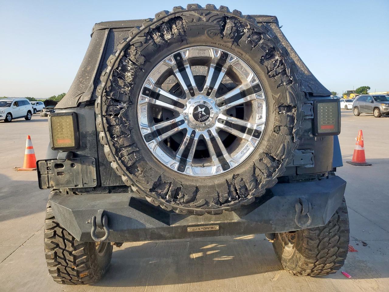 2016 Jeep Wrangler Unlimited Sahara VIN: 1C4HJWEG8GL201968 Lot: 64216595