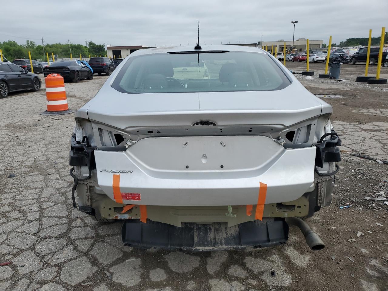 2015 Ford Fusion S VIN: 3FA6P0G74FR192272 Lot: 65246975