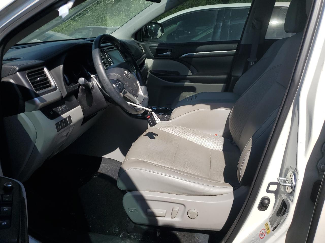 2017 Toyota Highlander Hybrid Limited VIN: 5TDDGRFH6HS025380 Lot: 63672595