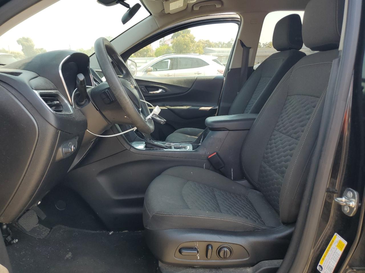 2GNAXKEV1K6122125 2019 Chevrolet Equinox Lt