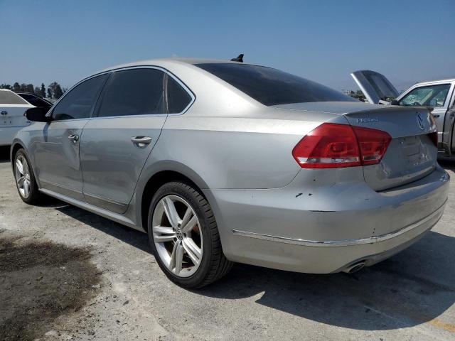Sedans VOLKSWAGEN PASSAT 2013 Silver