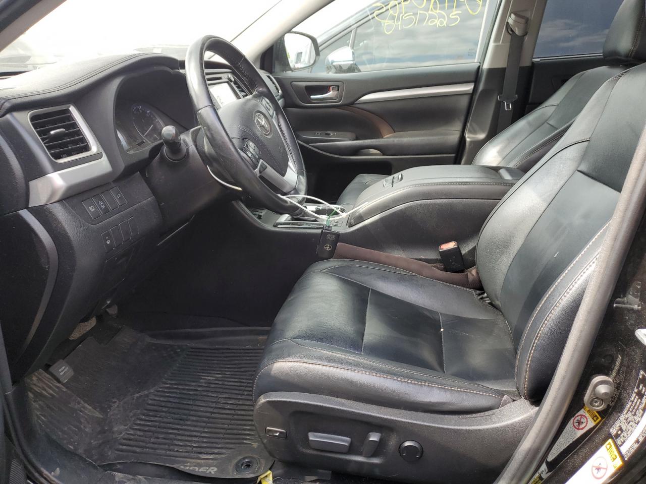 2018 Toyota Highlander Se VIN: 5TDJZRFH1JS863528 Lot: 64126405