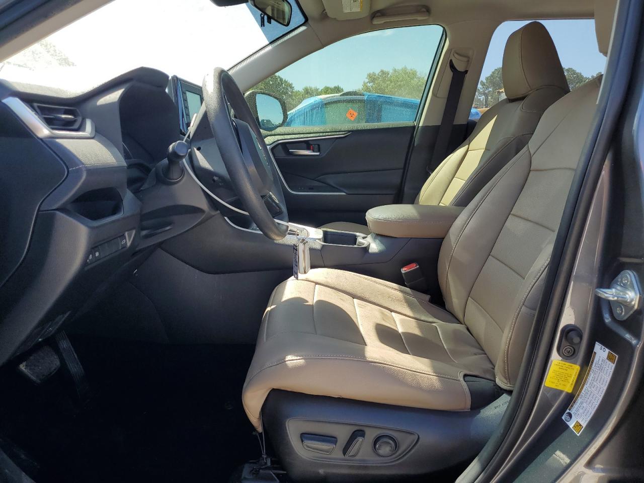 2020 Toyota Rav4 Xle VIN: JTMW1RFV7LD046727 Lot: 61860005