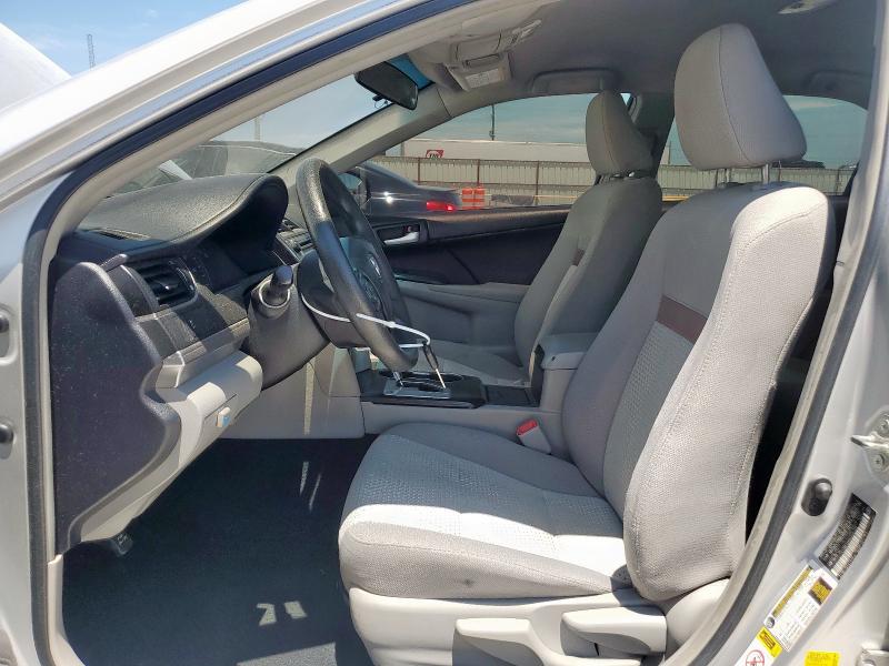 Sedans TOYOTA CAMRY 2014 Srebrny