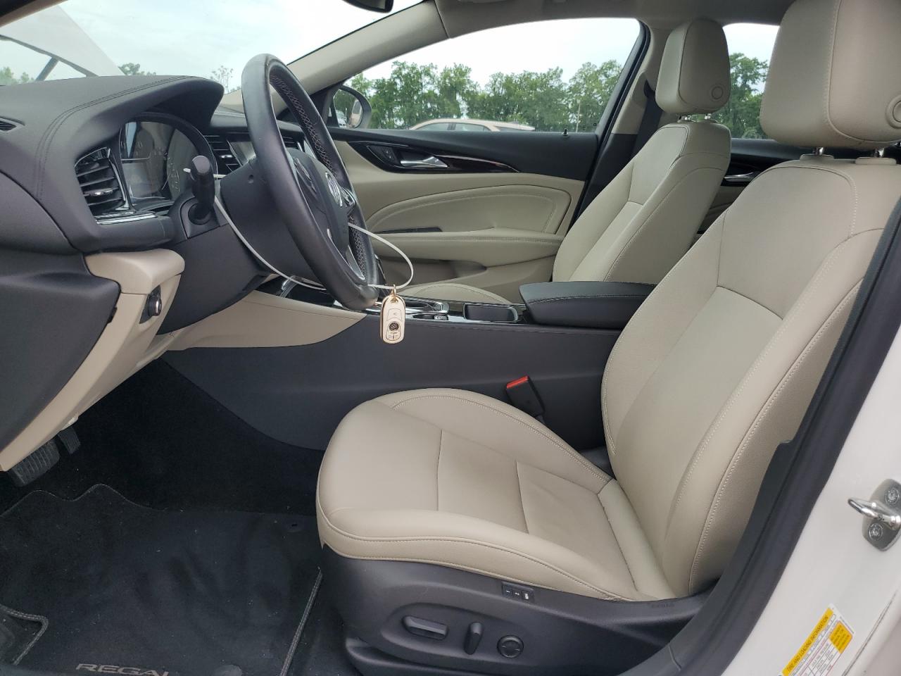 2019 Buick Regal Essence VIN: W04GP6SX6K1061142 Lot: 65211445