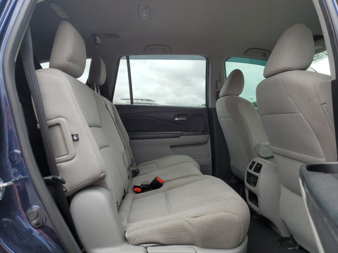 2017 Honda Pilot Lx VIN: 5FNYF6H19HB083720 Lot: 63701985