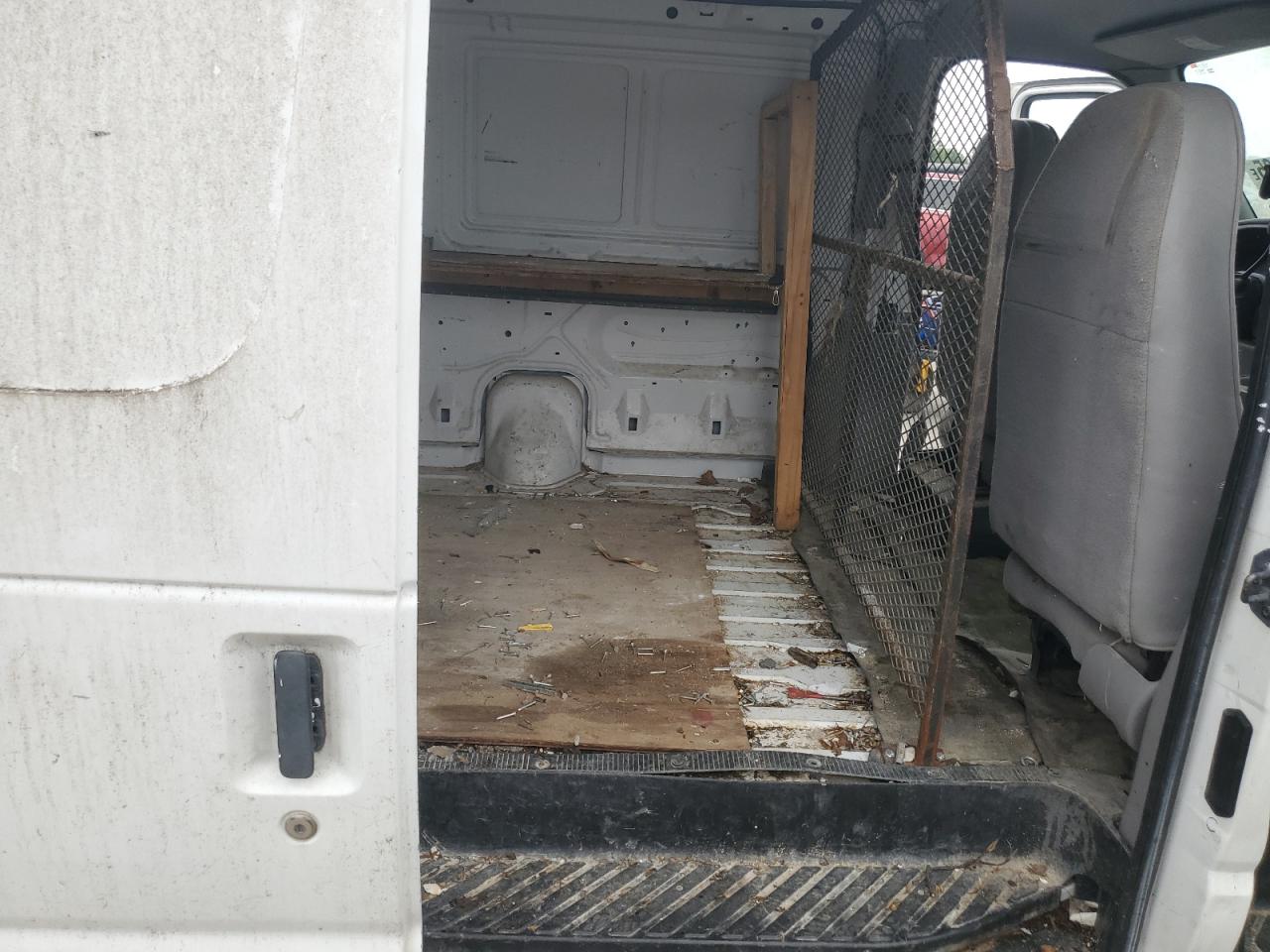 1999 Ford Econoline E150 Van VIN: 1FTRE1427XHA24379 Lot: 63539135