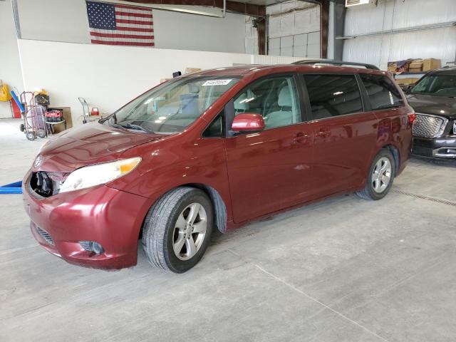 Minivans TOYOTA All Models 2015 Czerwony