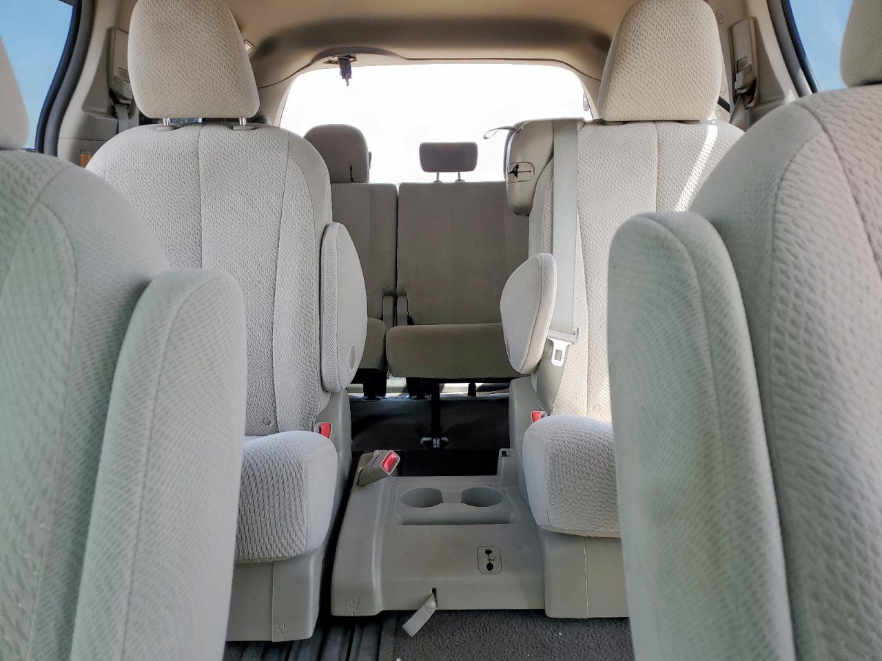 2011 Toyota Sienna Le VIN: 5TDKK3DC7BS174124 Lot: 64702675