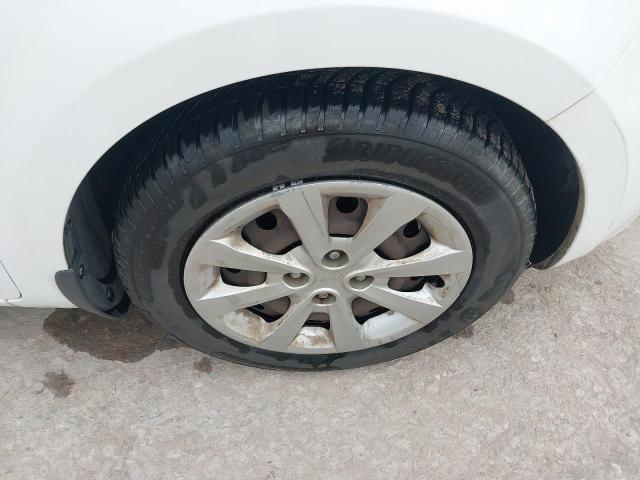 2013 KIA RIO 1