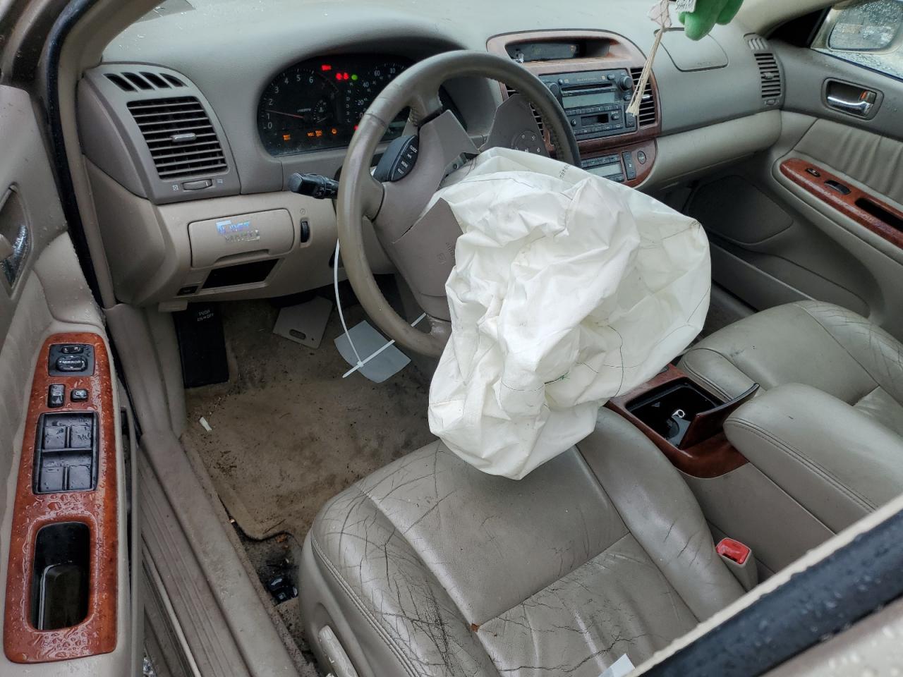 2004 Toyota Camry Le VIN: 4T1BF30K64U064158 Lot: 63103595