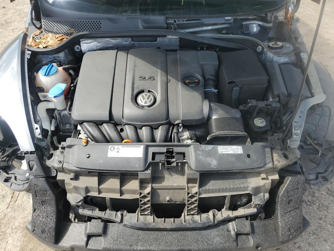 2013 Volkswagen Beetle VIN: 3VWJX7AT8DM679758 Lot: 65352135