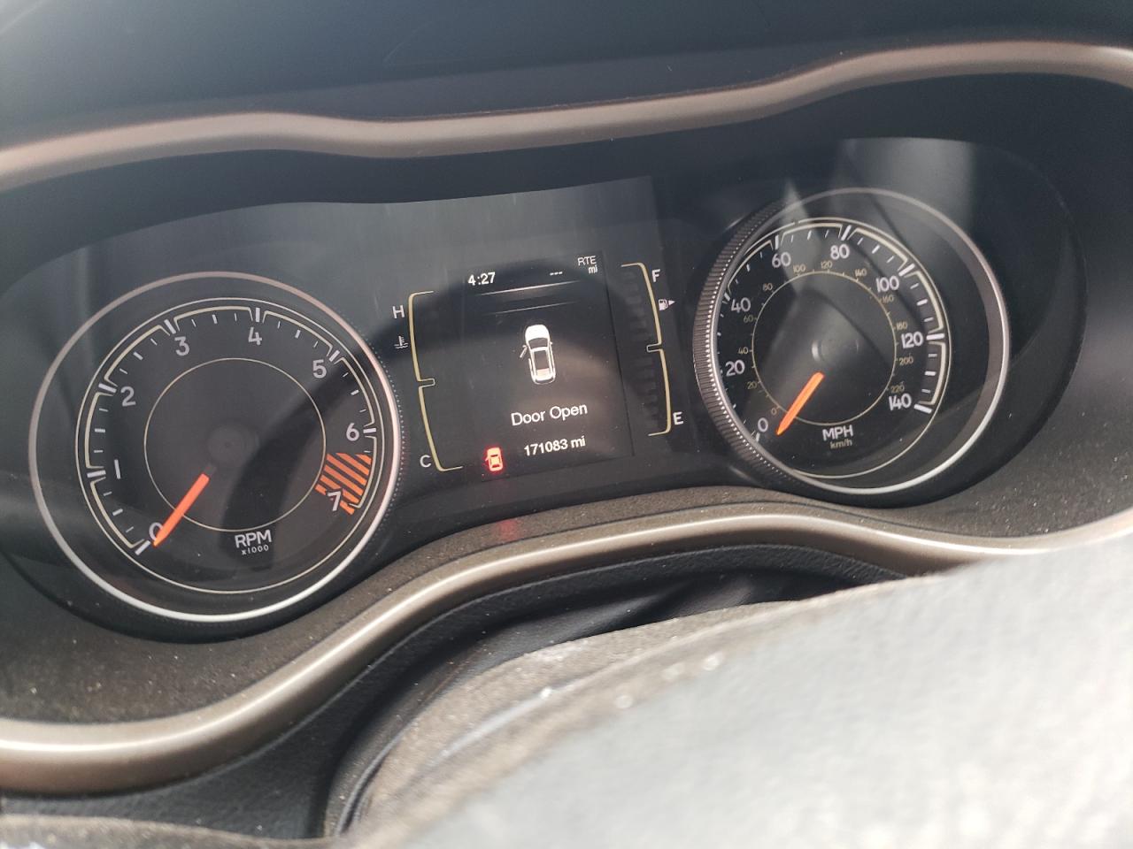 2015 Jeep Cherokee Latitude VIN: 1C4PJLCB8FW781012 Lot: 64988565
