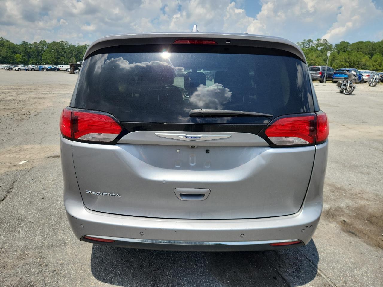 2019 Chrysler Pacifica Touring L VIN: 2C4RC1BG0KR560057 Lot: 64835895
