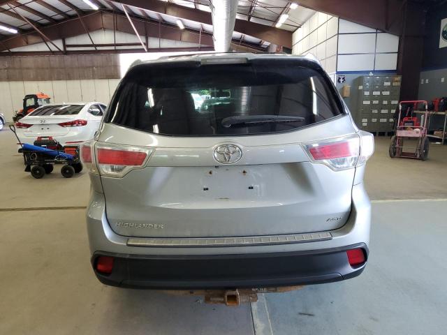 2016 TOYOTA HIGHLANDER LE  