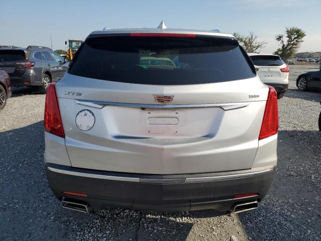  CADILLAC XT5 2019 Srebrny