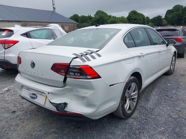 2019 VOLKSWAGEN PASSAT SE