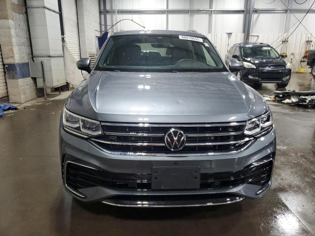  VOLKSWAGEN TIGUAN 2022 Серый