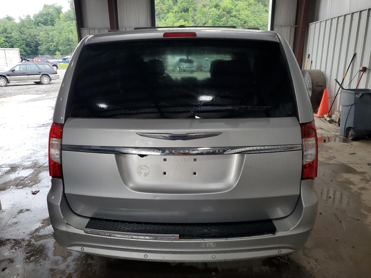 2011 Chrysler Town & Country Touring VIN: 2A4RR5DG5BR637146 Lot: 64197245