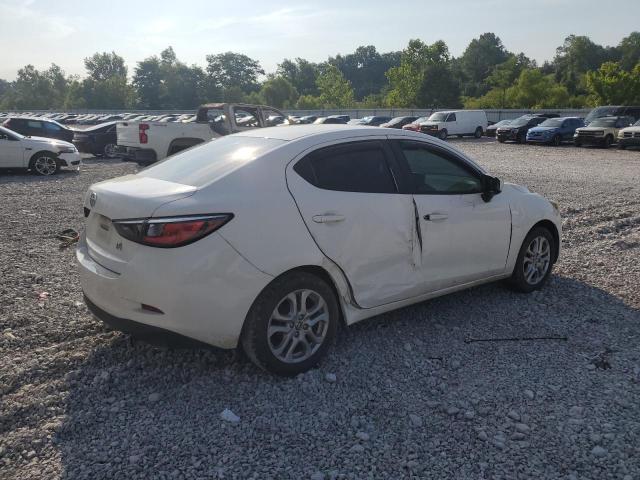 Sedans TOYOTA SCION 2016 White