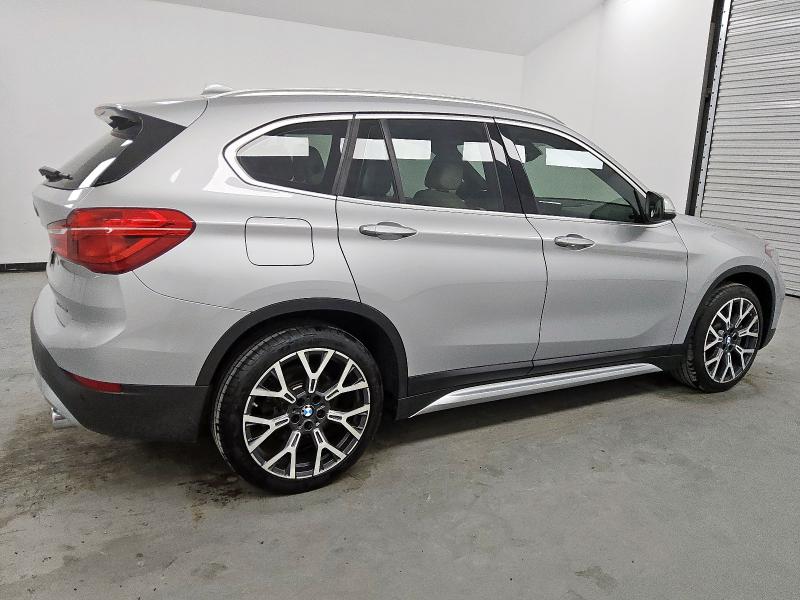  BMW X1 2021 Srebrny