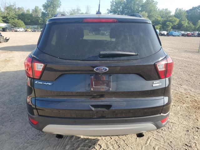  FORD ESCAPE 2019 Czarny
