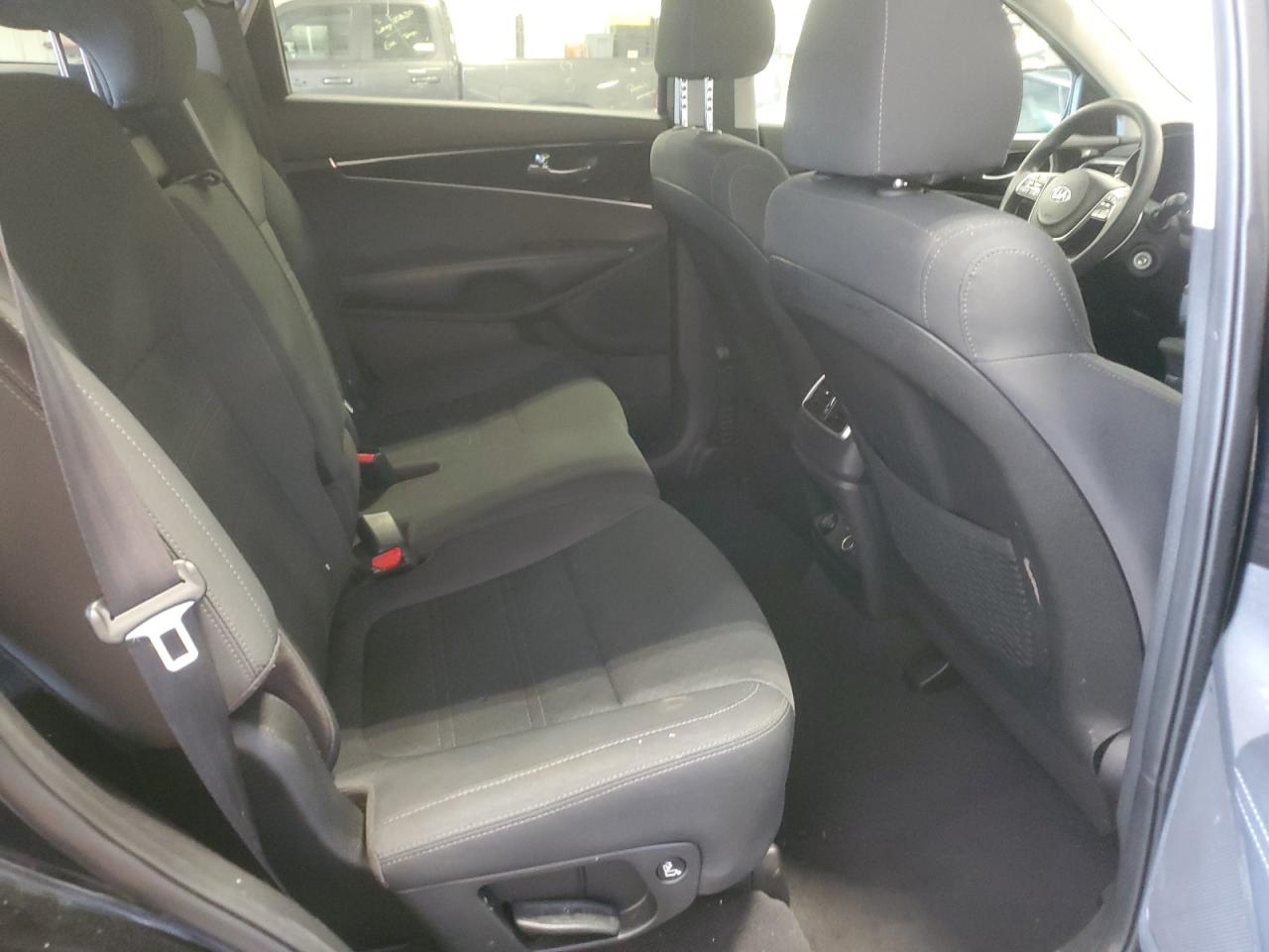 2020 Kia Sorento L VIN: 5XYPG4A39LG700415 Lot: 66138775