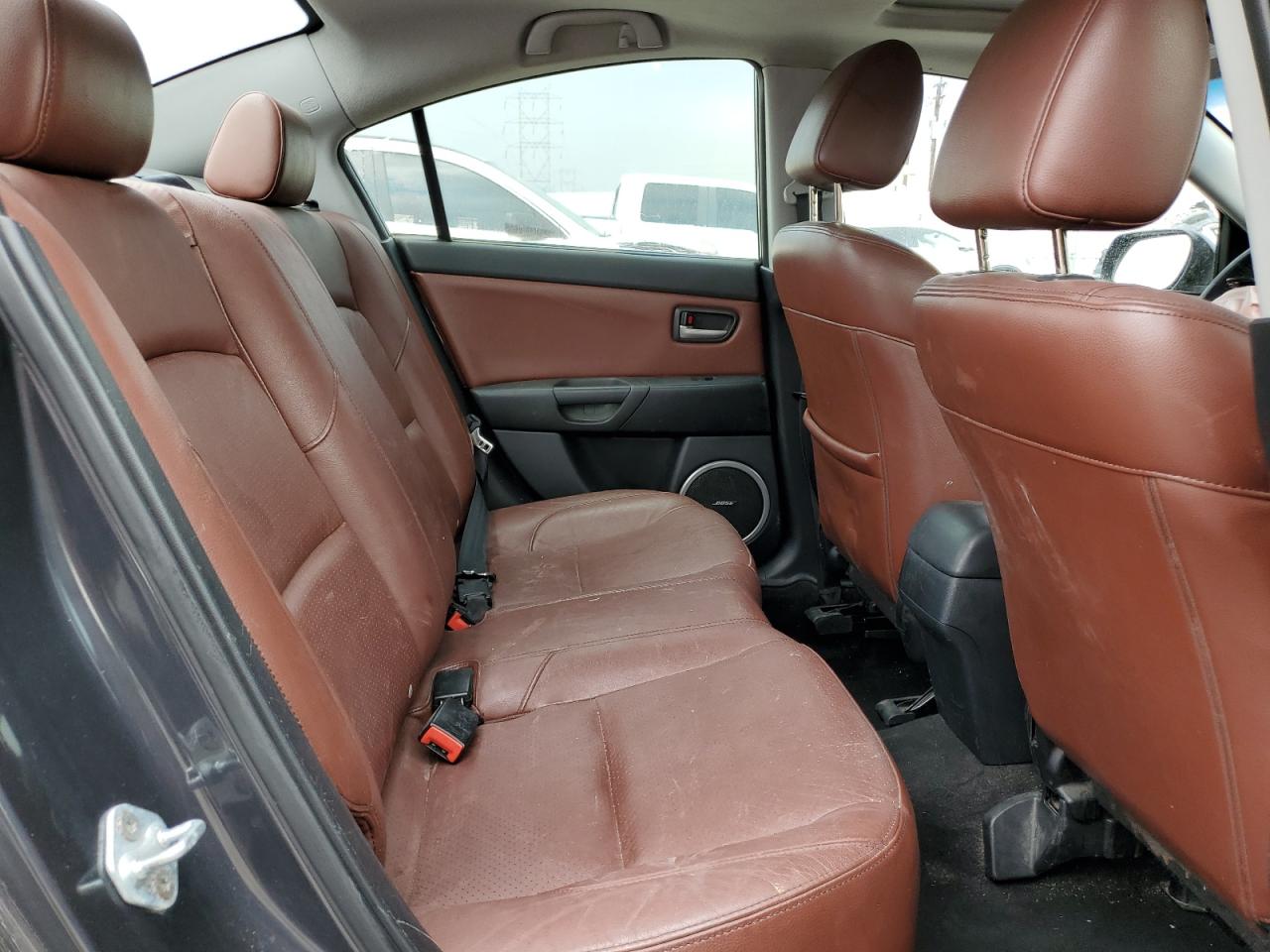 2005 Mazda 3 S VIN: JM1BK323051268043 Lot: 65280165