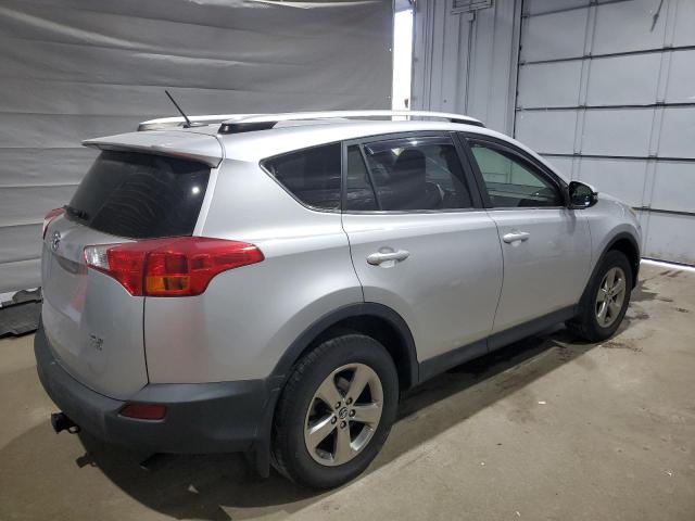  TOYOTA RAV4 2015 Srebrny