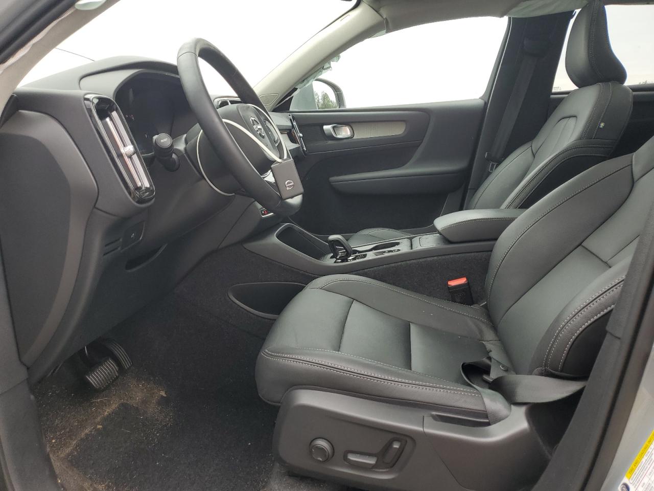 2025 Volvo Xc40 Core VIN: YV4L12UJ6S2472054 Lot: 63323175