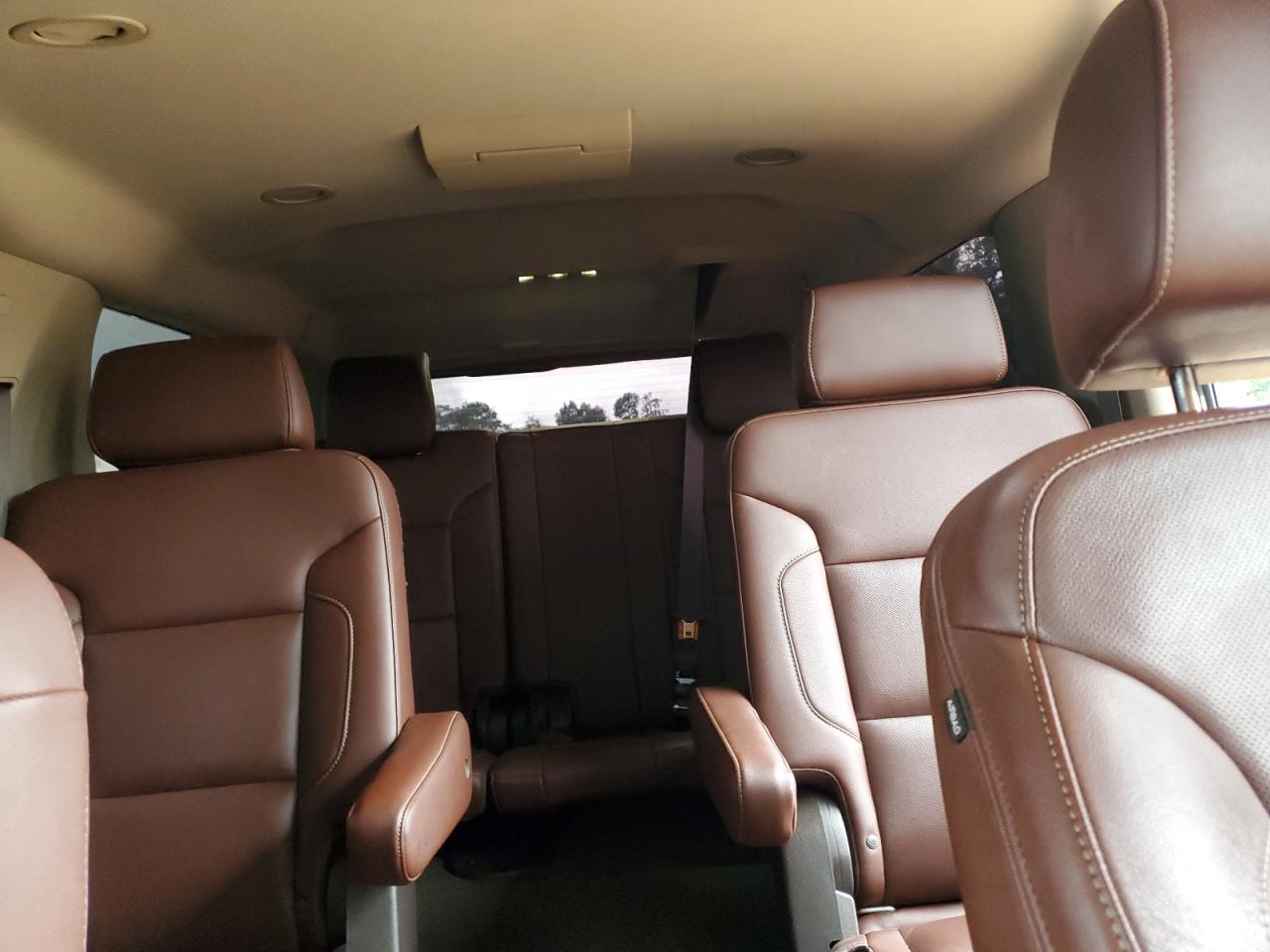 2018 Chevrolet Suburban K1500 Premier VIN: 1GNSKJKC1JR354453 Lot: 63085995