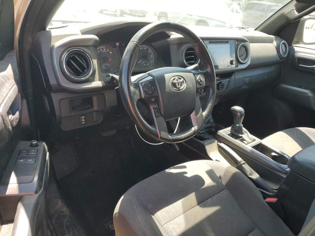 2016 Toyota Tacoma Access Cab VIN: 5TFSZ5AN7GX015733 Lot: 65318155