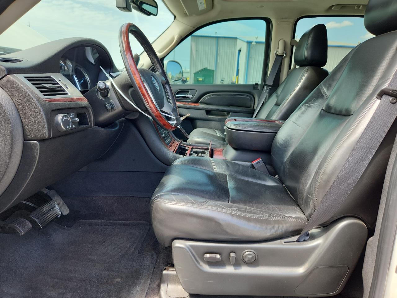 2010 Cadillac Escalade Premium VIN: 1GYUKCEF2AR273099 Lot: 64693055