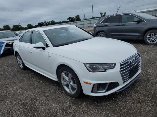  AUDI A4 2019 Белы