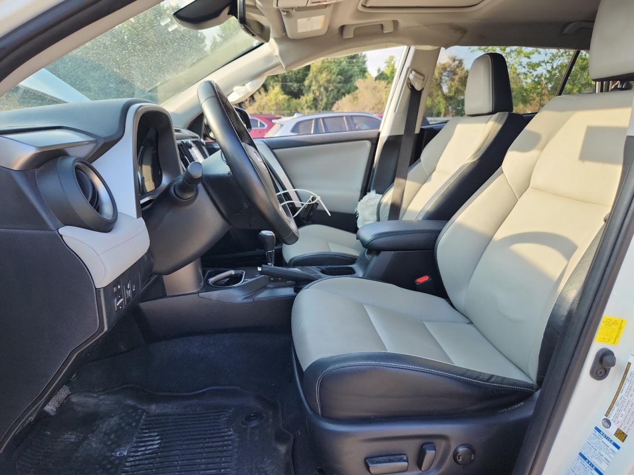 2017 Toyota Rav4 Hv Limited VIN: JTMDJREV8HD113352 Lot: 63593095