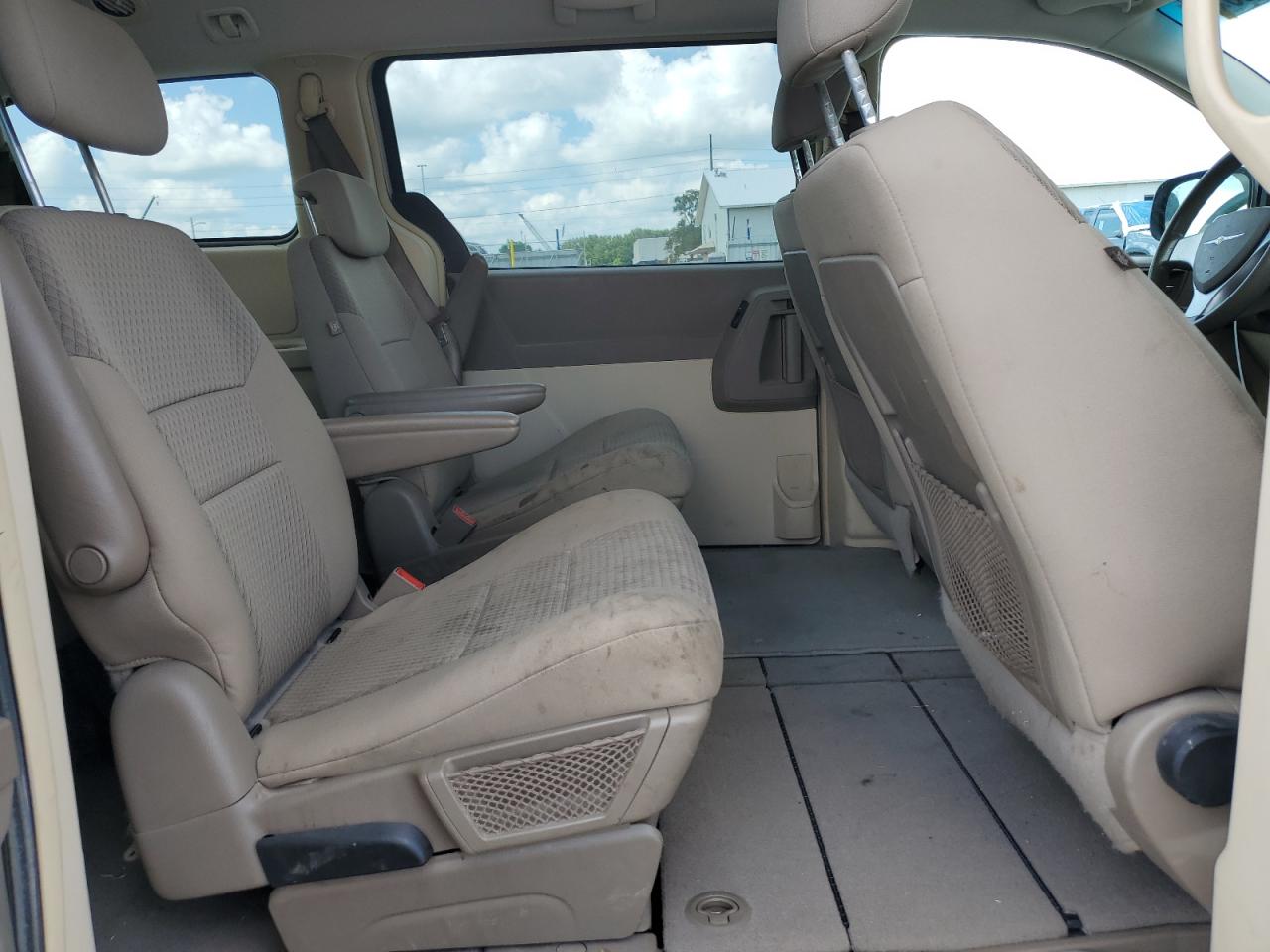 2009 Chrysler Town & Country Lx VIN: 2A8HR44E19R624097 Lot: 64850555