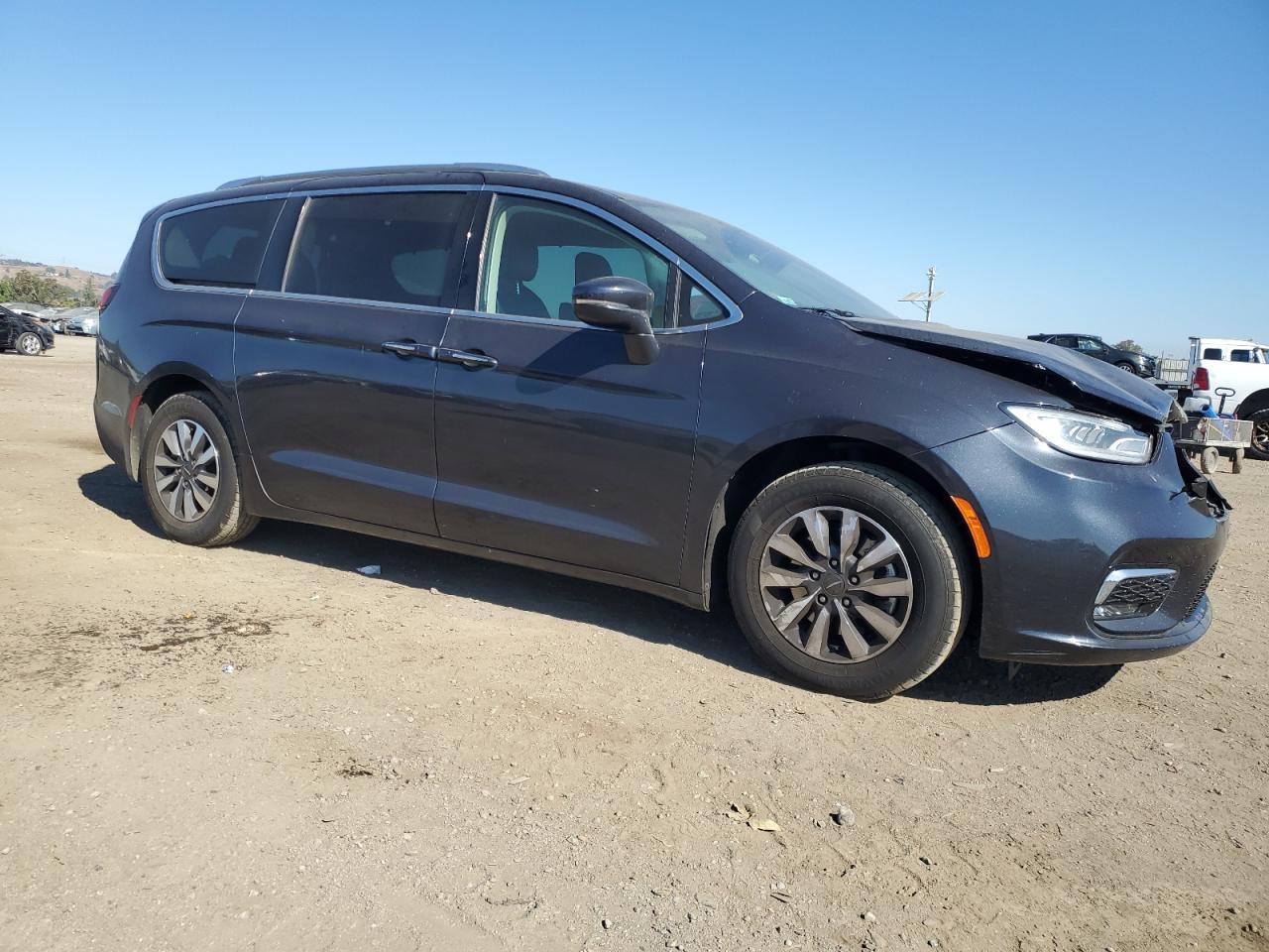 2021 Chrysler Pacifica Touring L VIN: 2C4RC1BG5MR515473 Lot: 64642905