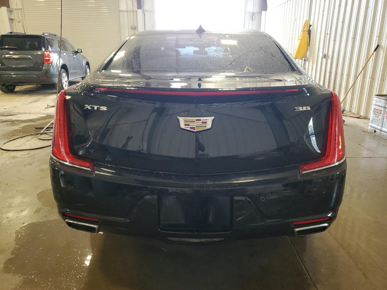 2018 Cadillac Xts Luxury VIN: 2G61M5S38J9132978 Lot: 64000045
