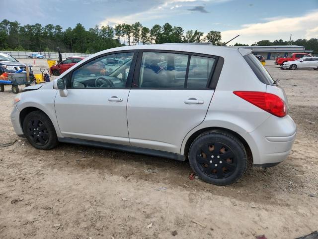 Hatchbacks NISSAN VERSA 2012 Srebrny