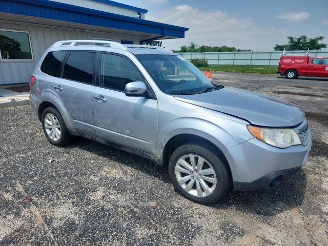 Parquets SUBARU FORESTER 2016 Srebrny