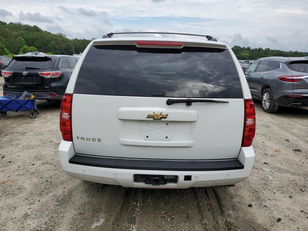 2011 Chevrolet Tahoe C1500 Lt VIN: 1GNSCBE01BR250390 Lot: 63694575