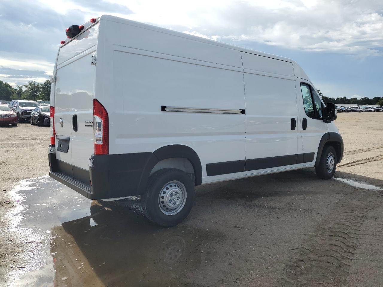 2024 Ram Promaster 2500 2500 High VIN: 3C6LRVDG4RE13290X Lot: 66176405