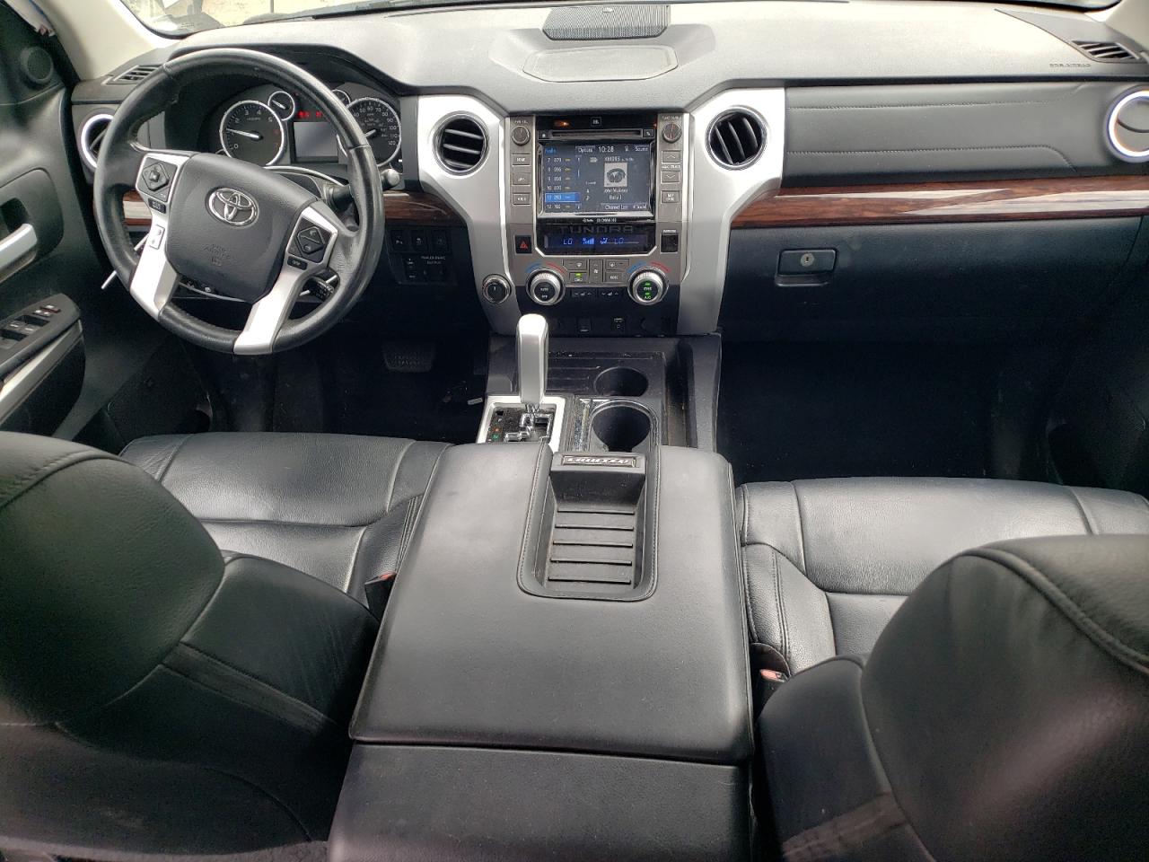 2017 Toyota Tundra Crewmax Limited VIN: 5TFHY5F10HX668831 Lot: 63878835