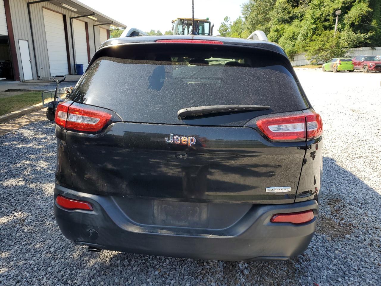 2015 Jeep Cherokee Latitude VIN: 1C4PJLCB5FW689615 Lot: 65043605