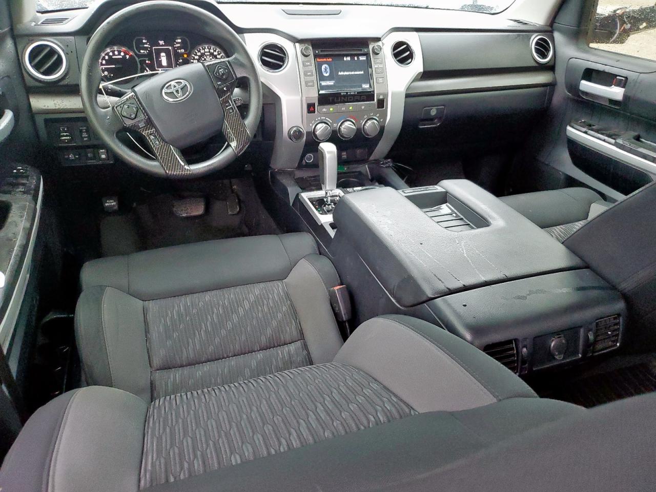2018 Toyota Tundra Crewmax Sr5 VIN: 5TFDW5F17JX758441 Lot: 63533435