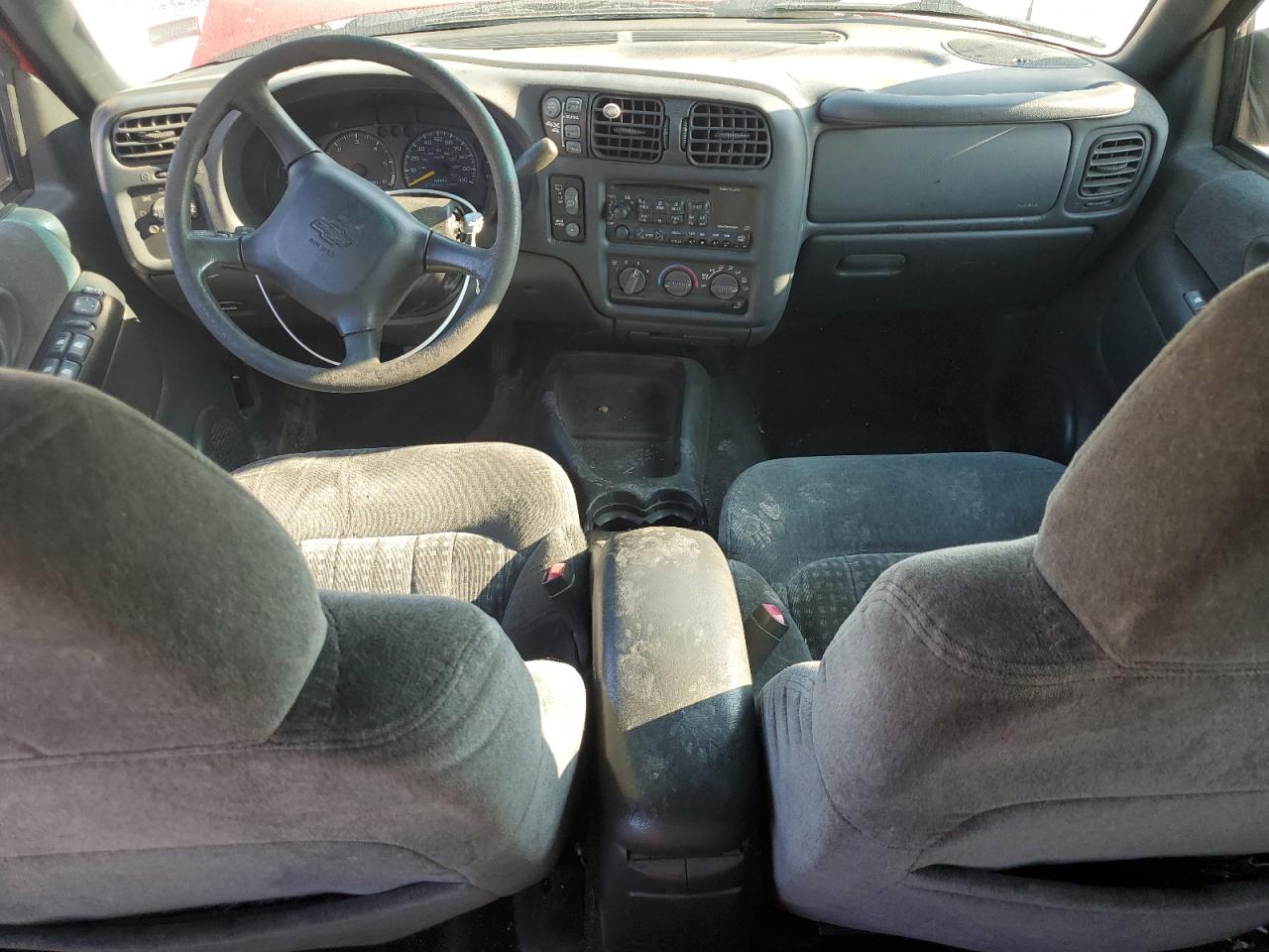 2000 Chevrolet Blazer VIN: 1GNDT13W5Y2280679 Lot: 64712735