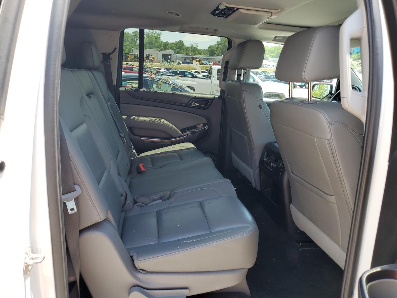 2018 Chevrolet Suburban K1500 Lt VIN: 1GNSKHKC1JR287913 Lot: 62855625