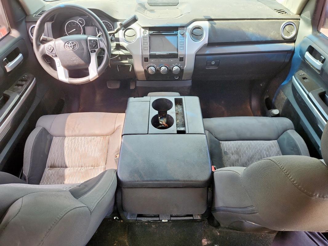 Pickups TOYOTA TUNDRA 2016 Biały