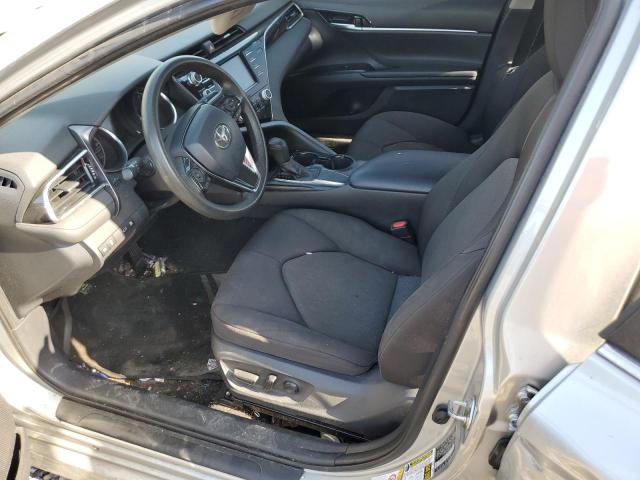  TOYOTA CAMRY 2018 Srebrny