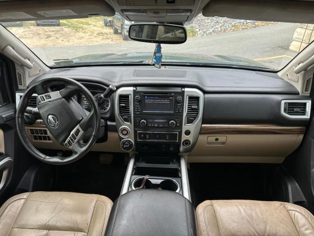  NISSAN TITAN 2017 Szary